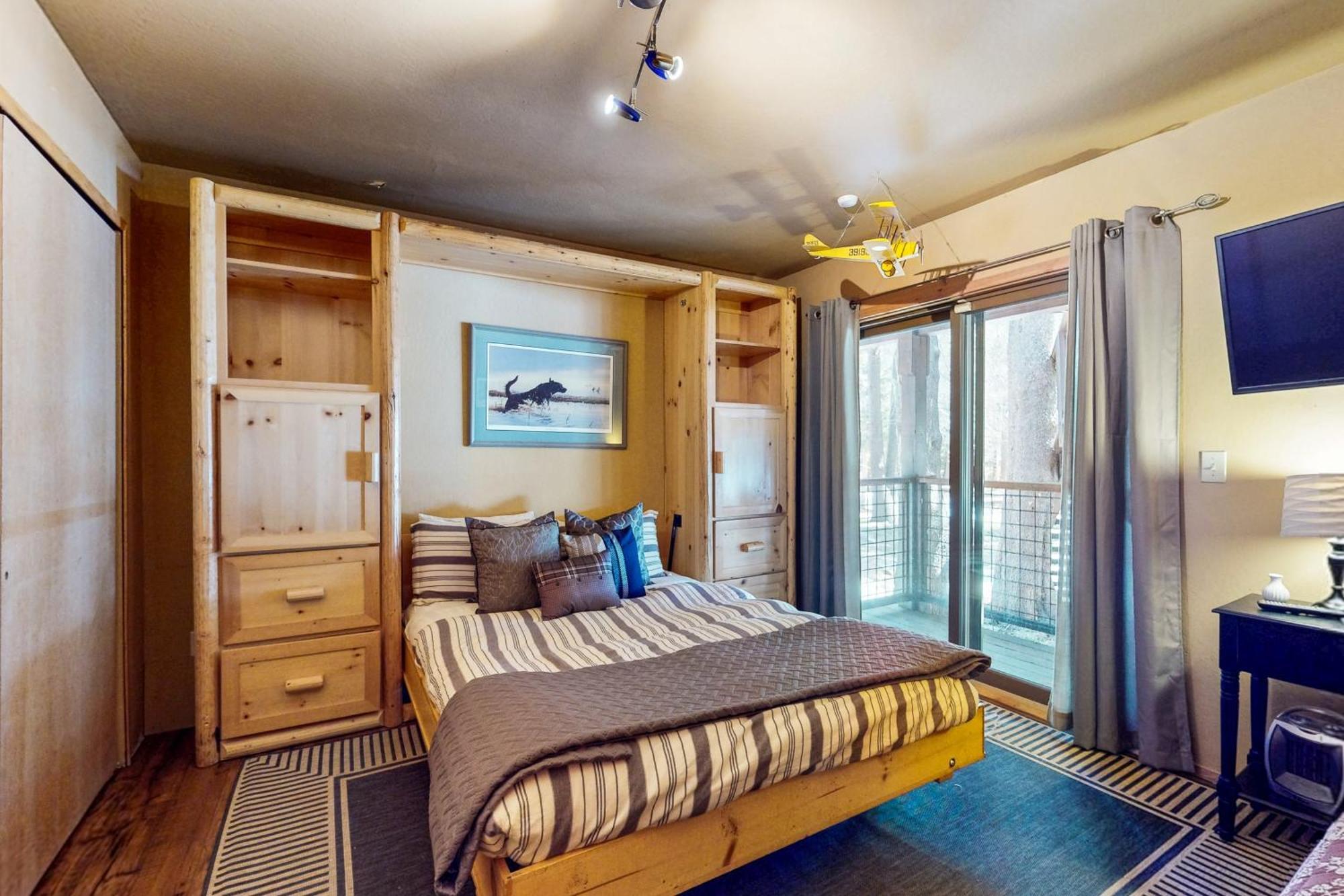 Tastefully-Updated, Classic Tahoe Family Home Truckee Exterior foto