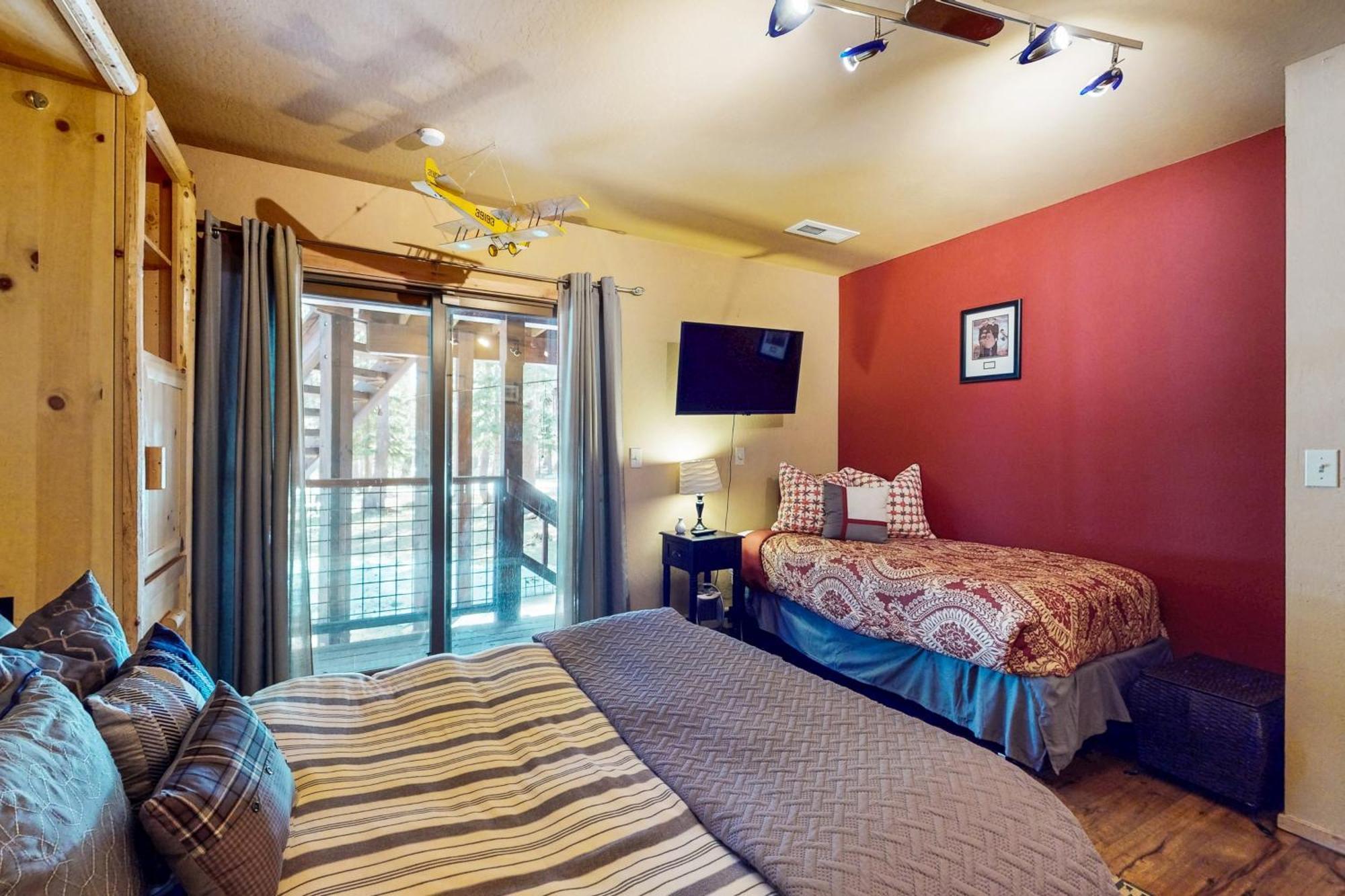 Tastefully-Updated, Classic Tahoe Family Home Truckee Exterior foto